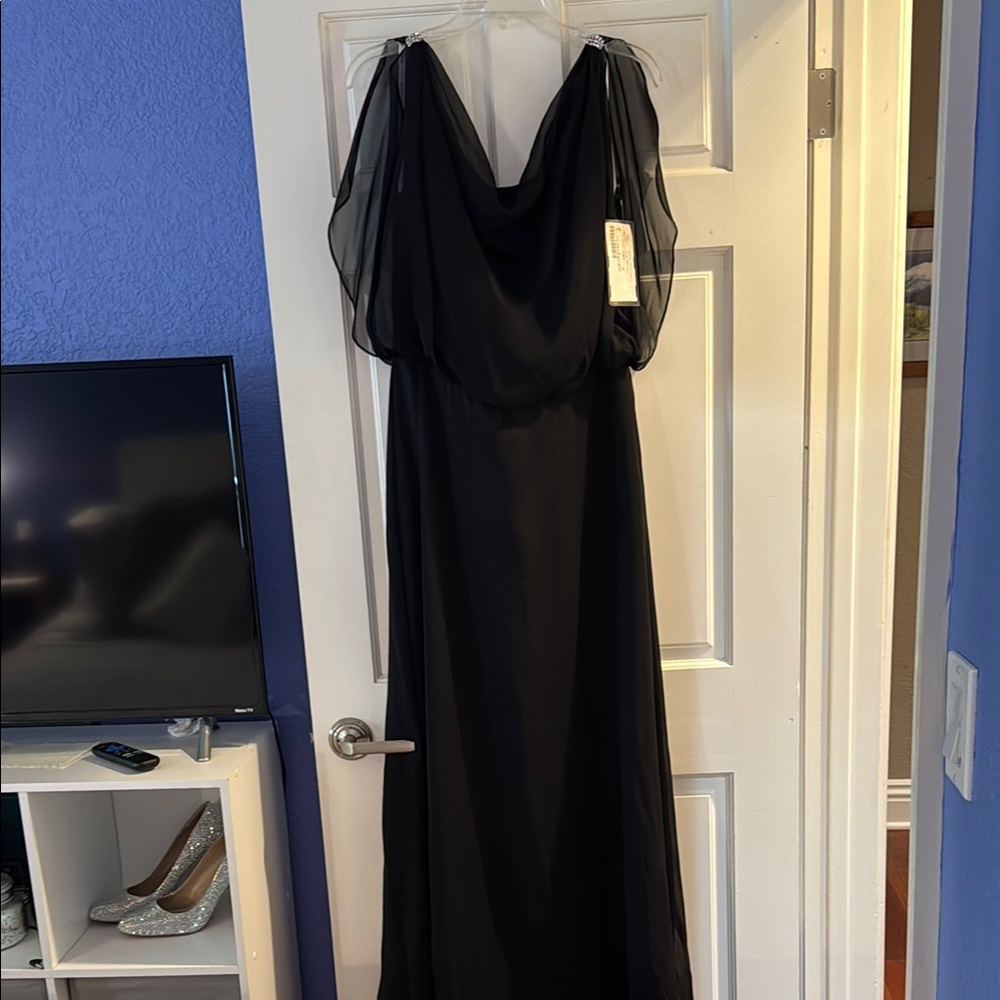 Elegant Black Maxi Dress with Cowl Neck and Flutter Sleeves